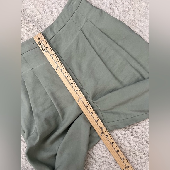 TOPSHOP Women’s Mint Sage Green Pleated
Wide Leg Trousers Pants Size 4 - Picture 13 of 16